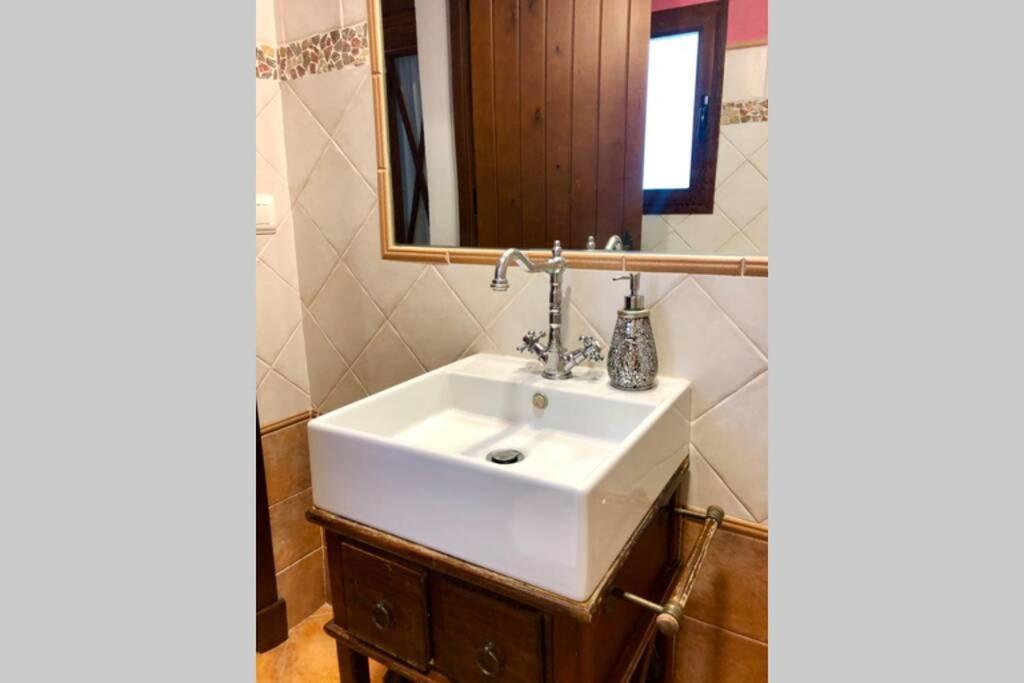 Gatu Premium Villa Lurberri Piscina Privada, 4 Dormitorios, 2 Banos, Parking , Jardines, " Preferente Mayores De 25 Anos Y Familias " In Y Barbacoa Chiclana de la Frontera Bagian luar foto